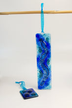 Load image into Gallery viewer, Blue Bubble small and long hangings by Flow Glass Orkney Isles Scotland