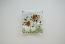 Load image into Gallery viewer, Golden Daisy fused glass small dish hand made by Flow Glass Kirkwall Orkney Islands Scotland 
