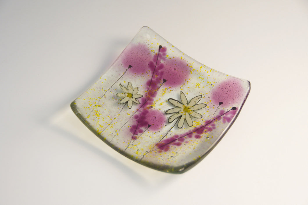 Daisy (Pink) small fused glass dish by Flow Glass Orkney Isles Scotland 