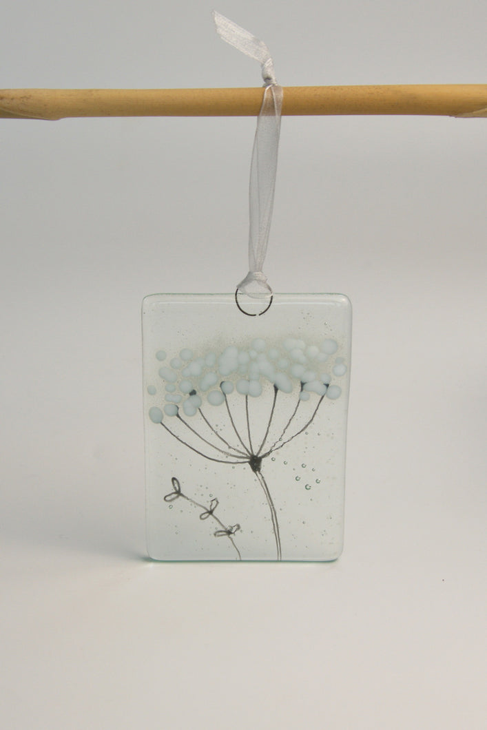 Cow Parsley Small Hanging by Flow Glass Orkney Isles Scotland